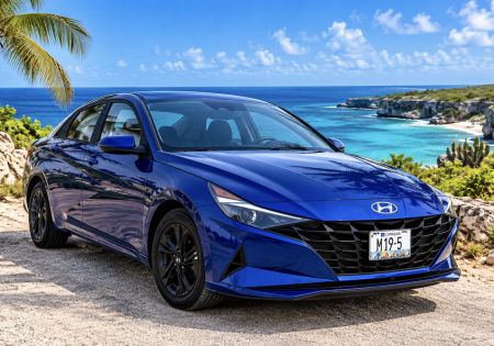 Hyundai Elantra Curacao | Automaat